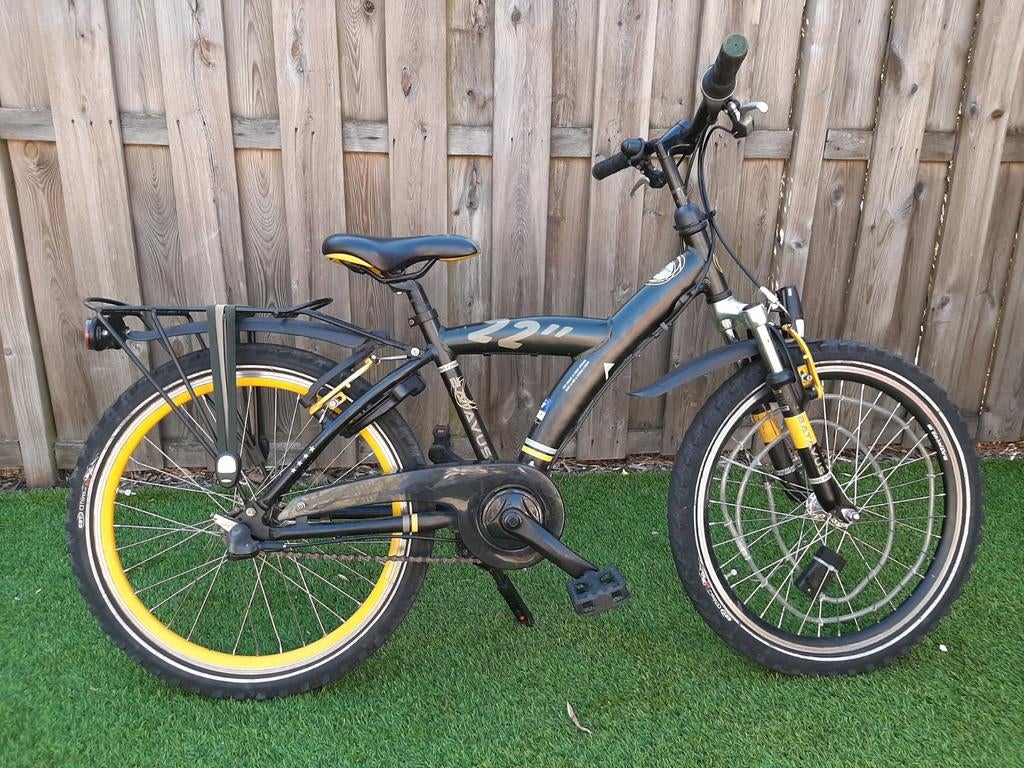 Kinderfiets 22 inch - Zwart met gele accenten, Ophalen of Verzenden, Gebruikt, 20 inch of meer