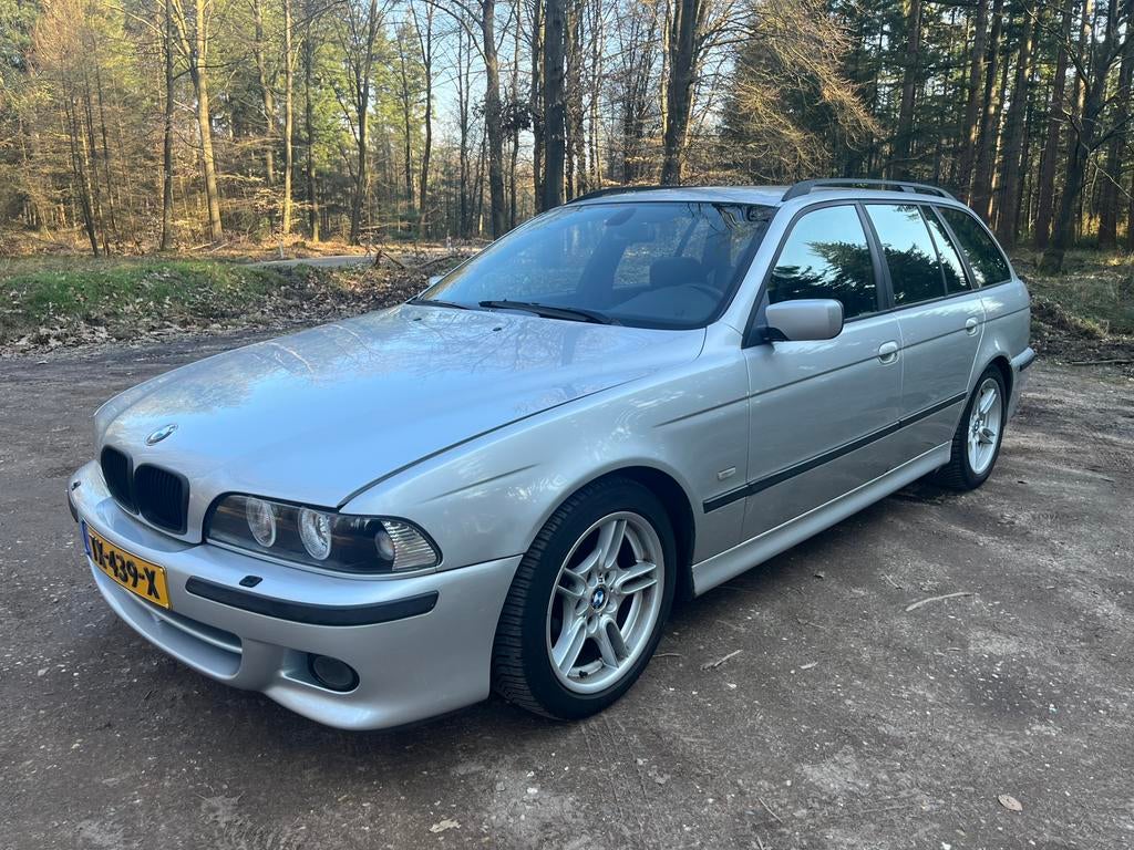 Te Koop BMW 525I Touring M-Sport Edition, Achterwielaandrijving, Zwart, Leder, Stationwagon