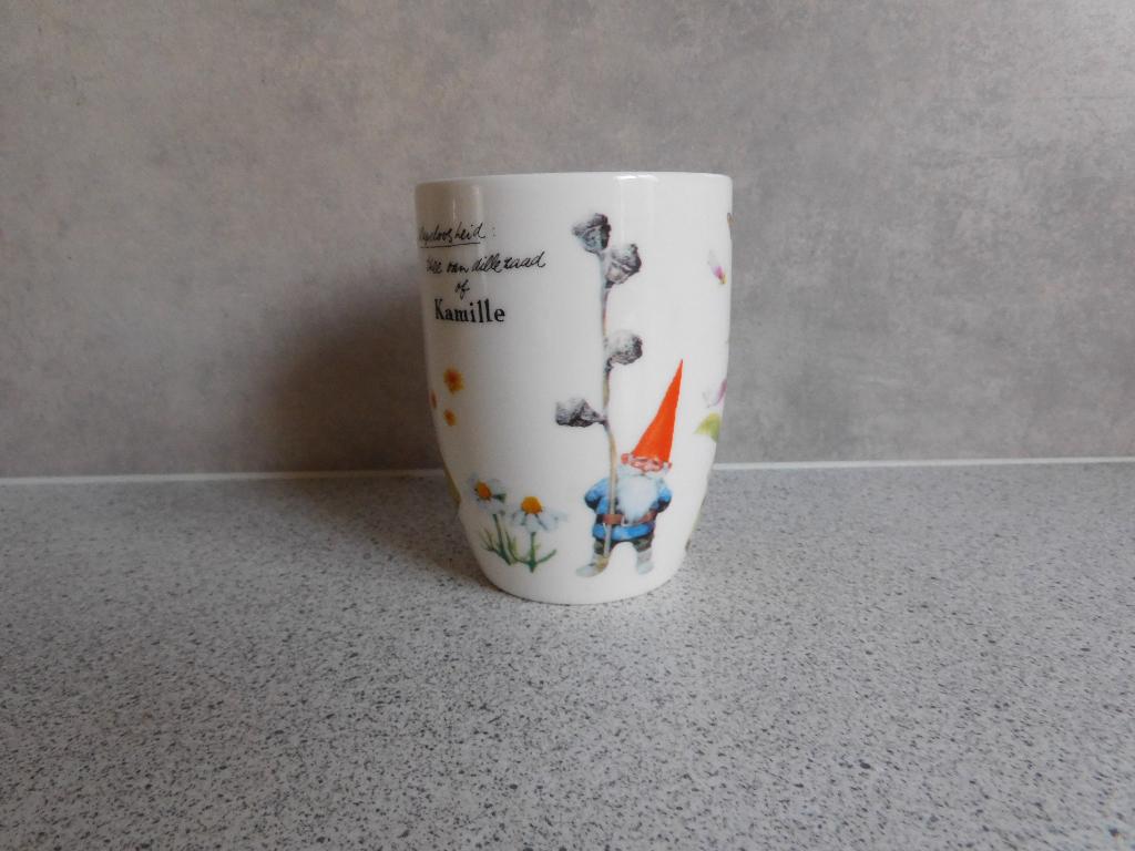 Mok 10,5x8 cm. nr. 6 Kamil David de Kabouter Rien Poortvliet, Ophalen of Verzenden, Zo goed als nieuw, Overige stijlen, Kop(pen) en/of Schotel(s)