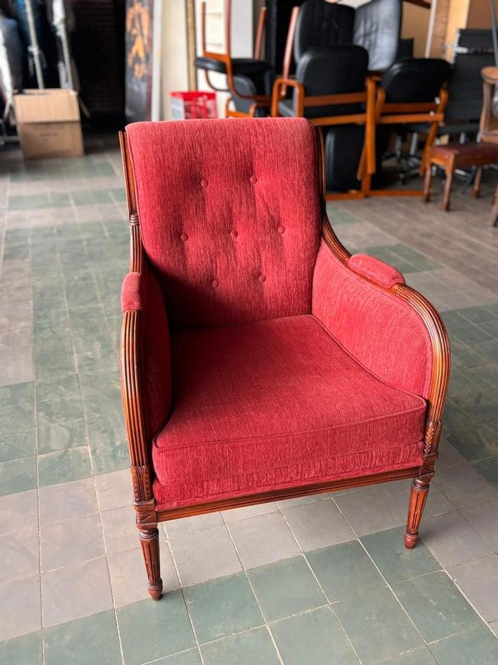 VINTAGE FAUTEUIL ROOD GESTOFFEERD, Huis en Inrichting, Fauteuils, Gebruikt, Hout, Stof, 50 tot 75 cm, Minder dan 75 cm, Ophalen