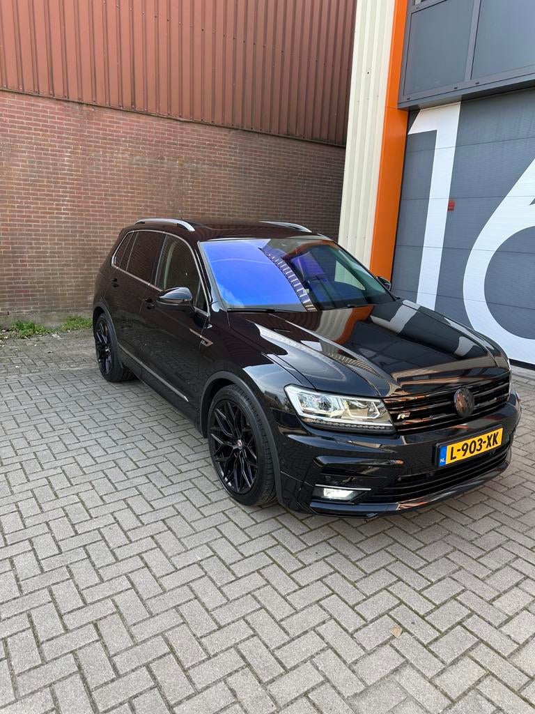 Volkswagen Tiguan 2.0TSI 163KW/221PK 4M A7 2018 Zwart R-line, Auto's, Euro 6, 4 cilinders, 1984 cc, USB