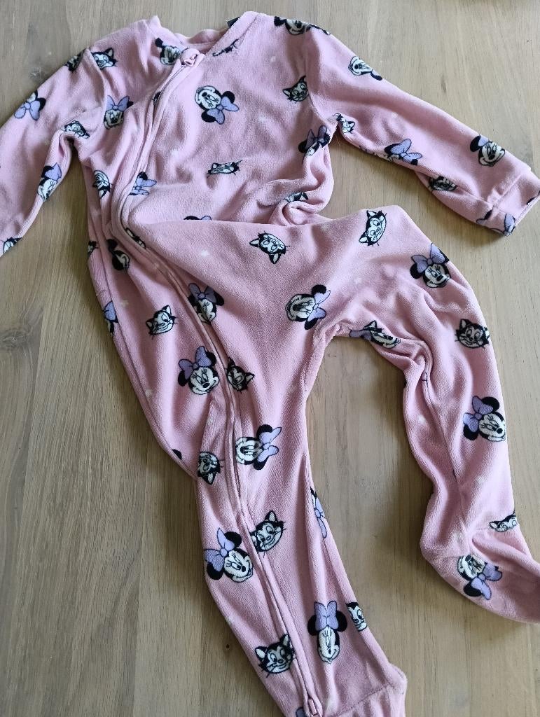Roze pyjama met Minnie Mouse gezichtjes – maat 86, Kinderen en Baby's, Babykleding | Maat 86, Ophalen of Verzenden, Nieuw, Meisje