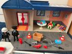 Playmobil politiebureau met auto en figuren, Ophalen of Verzenden, Gebruikt, Complete set