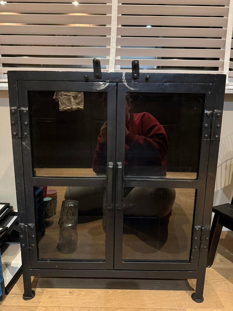 Servieskastje vitrinekast, Huis en Inrichting, Kasten | Vitrinekasten, Ophalen, 50 tot 100 cm, Zo goed als nieuw, Minder dan 100 cm