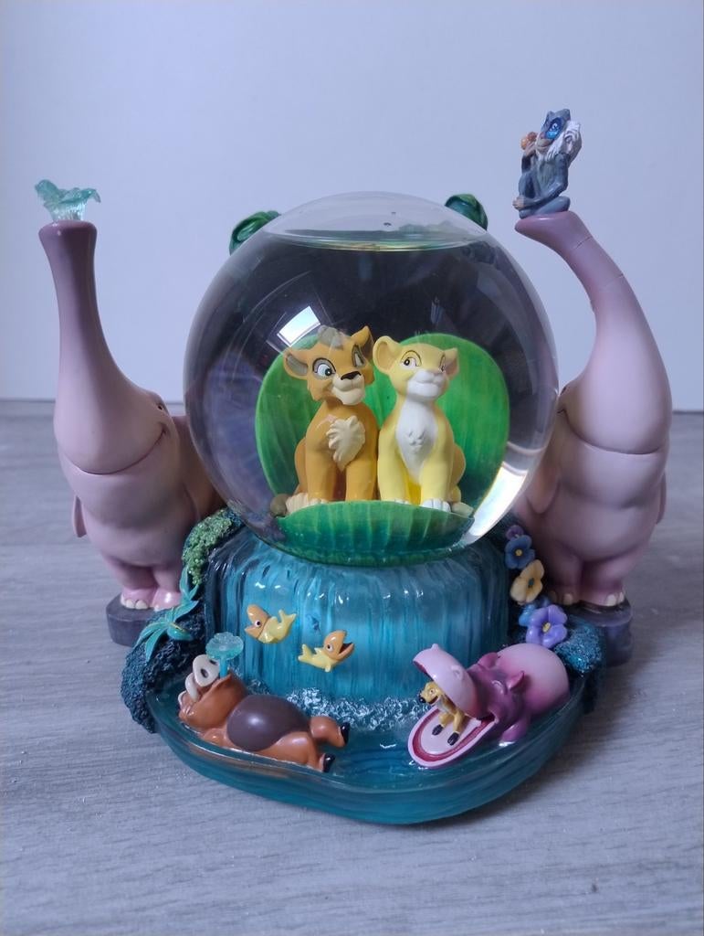Snowglobe Lion King Simba en Nala, Verzamelen, Ophalen, Leeuwenkoning of Jungle Boek, Zo goed als nieuw, Beeldje of Figuurtje