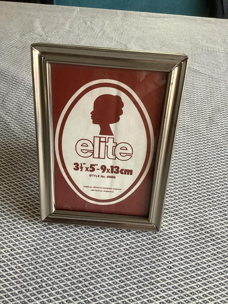 Zilverkleurig heel oud fotolijstje 9x13 cm, Ophalen of Verzenden, Gebruikt, Overige materialen