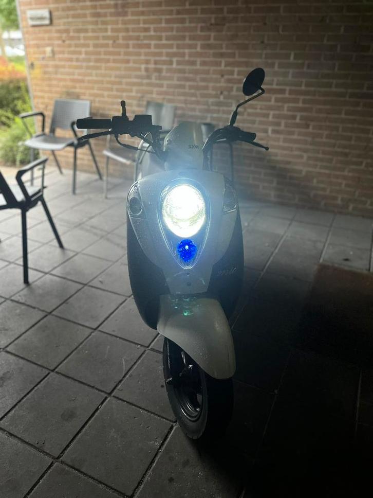 Sym mio 50 brom, Fietsen en Brommers, Scooters | SYM, Zo goed als nieuw, Mio, Benzine, Ophalen