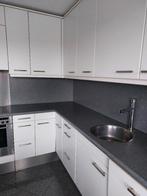 Witte hoekkeuken met de nog beschikbare Siemens apparatuur, Ophalen, Gebruikt, Wit, Hoekkeuken