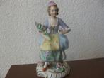 Sitzendorf, mooi porseleinen beeldje in uitstekende staat., Verzamelen, Beelden en Beeldjes, Ophalen of Verzenden, Zo goed als nieuw