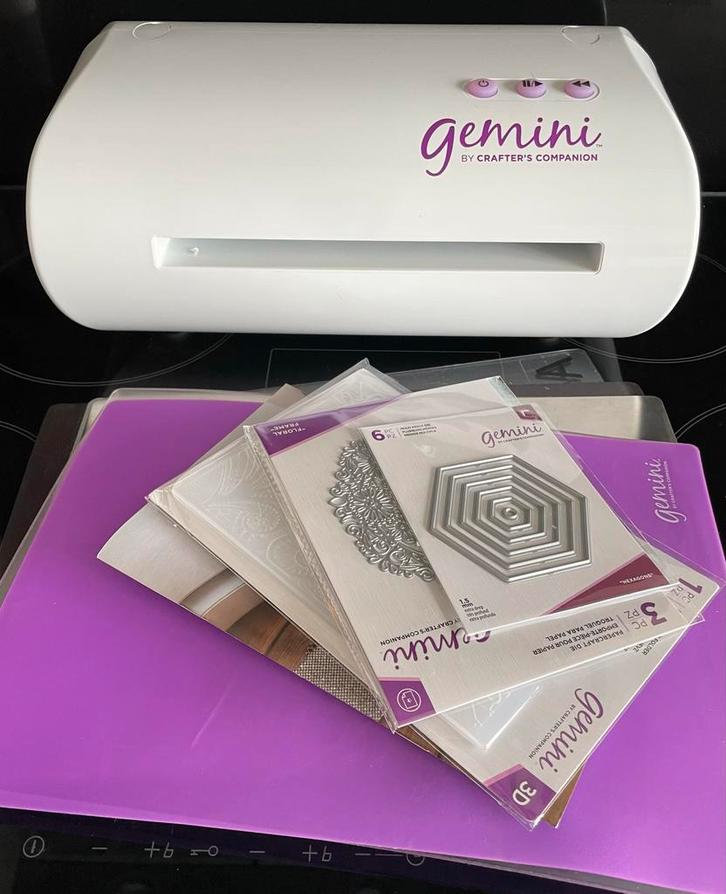 Gemini snij- en embossingmachine met nieuwe mat, Hobby en Vrije tijd, Knutselen, Gebruikt, Machine, Elektrisch, Overige merken