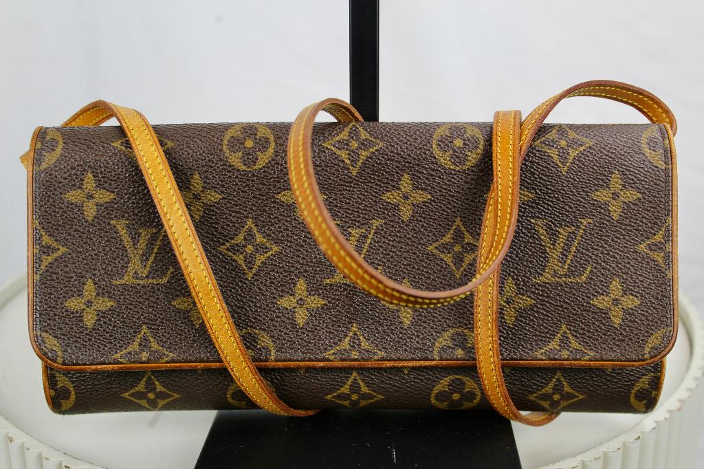 Louis Vuitton Pochette Twin GM - 1067, Gebruikt, Bruin, Schoudertasje, Ophalen of Verzenden