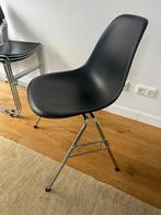 Vitra Eames Plastic Side Chair RE DSS zwart, Ophalen, Gebruikt, Zwart, Eén