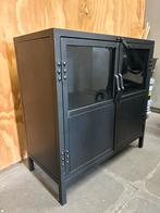 Zwarte metalen kast, Huis en Inrichting, Kasten | Overige, Ophalen, Zo goed als nieuw