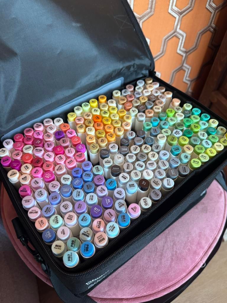 Ohuhu Honolulu 216-delige marker set met draagtas, Hobby en Vrije tijd, Tekenen, Ophalen of Verzenden, Zo goed als nieuw, Potlood of Stift