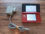 Rode Nintendo 3DS in goede staat met oplader, Spelcomputers en Games, Spelcomputers | Nintendo 2DS en 3DS, Ophalen of Verzenden