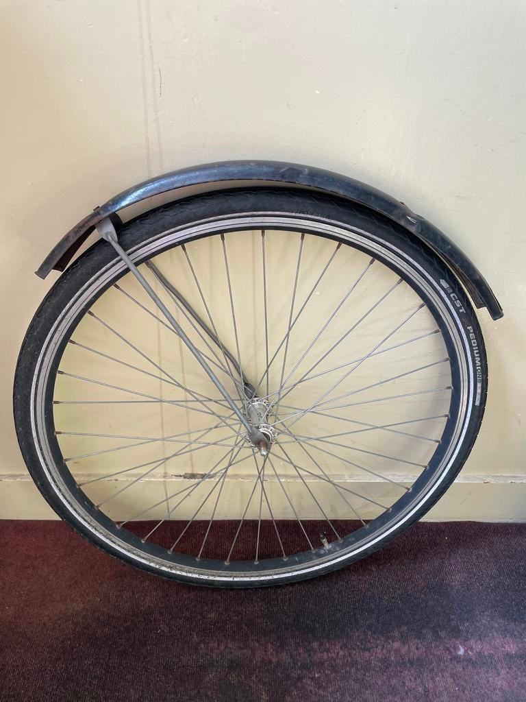 Fietswiel 28 inch voor stadsfiets met band en spart bord 700, Wiel, Gebruikt, Ophalen of Verzenden, Aluminium