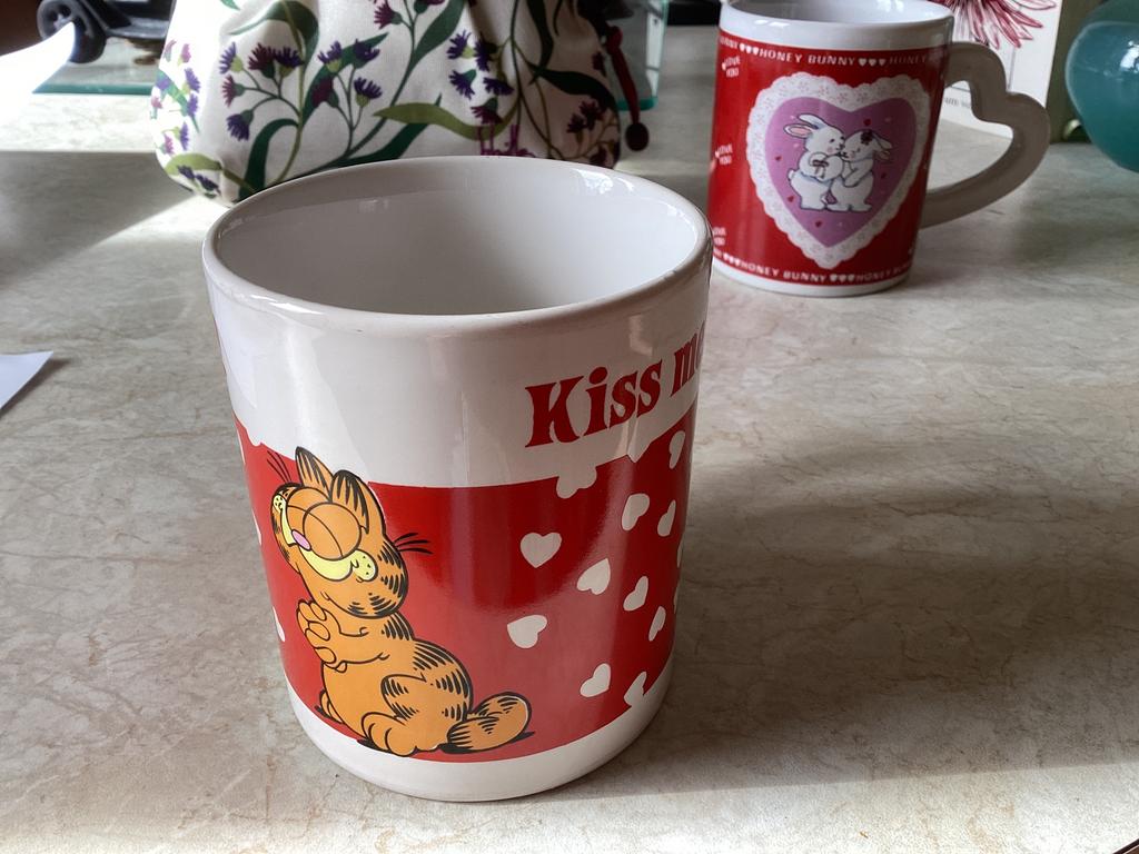 Garfield Beker 1995 // hoog 9 diam. 8 cm, Verzamelen, Stripfiguren, Ophalen of Verzenden, Zo goed als nieuw, Gebruiksvoorwerp