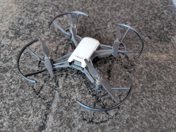 DJI Tello Drone - accu defect., Audio, Tv en Foto, Drones, Gebruikt, Speelgoeddrone, Basiskwaliteit, DJI, Minder dan 250 gram