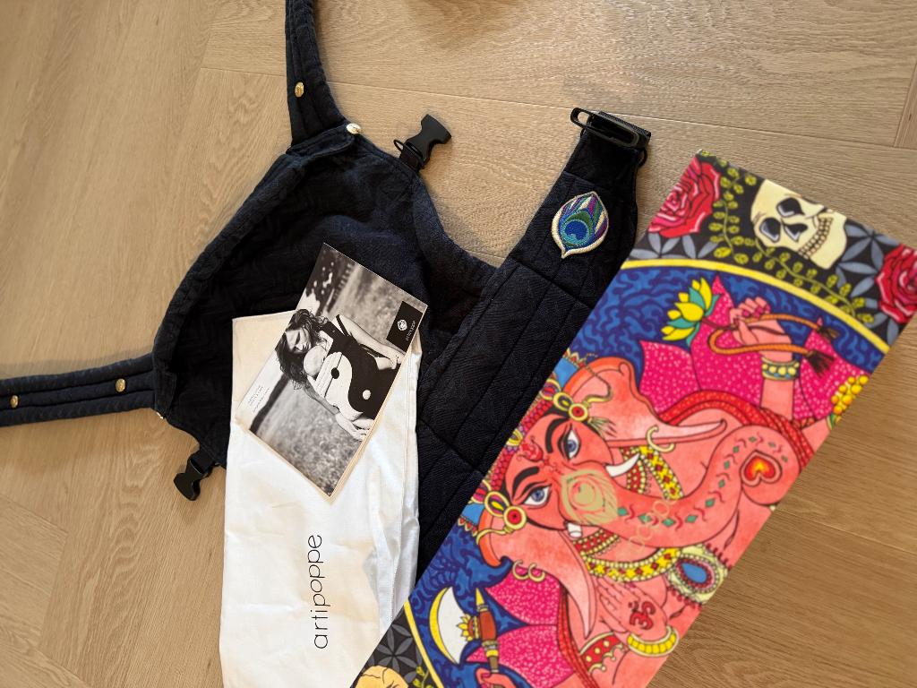 Artipoppe zeitgeist draagzak zwart/arrow zorro, Overige merken, Buik of Rug, Ophalen of Verzenden, Zo goed als nieuw