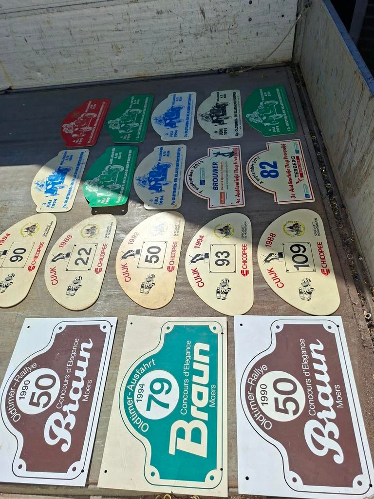 18 Vintage Rally Bordjes Kunststof - Auto Evenementen, Ophalen of Verzenden, Gebruikt