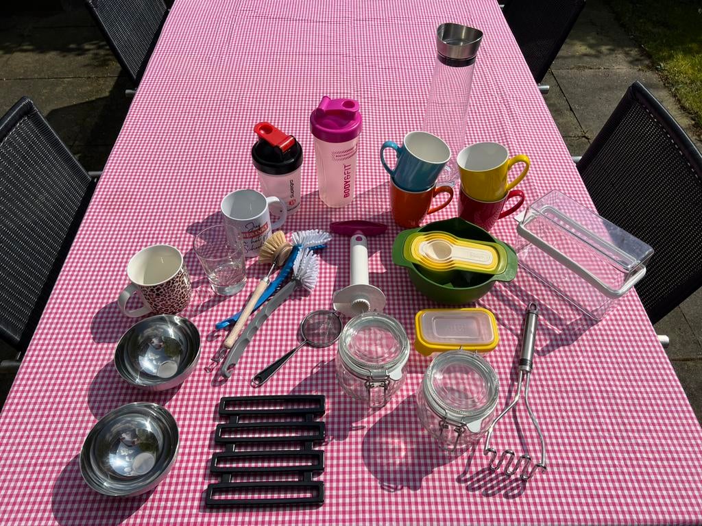 Keukenspullen bekers, waterkan, schaaltjes, onderzetter etc., Ophalen of Verzenden, Zo goed als nieuw