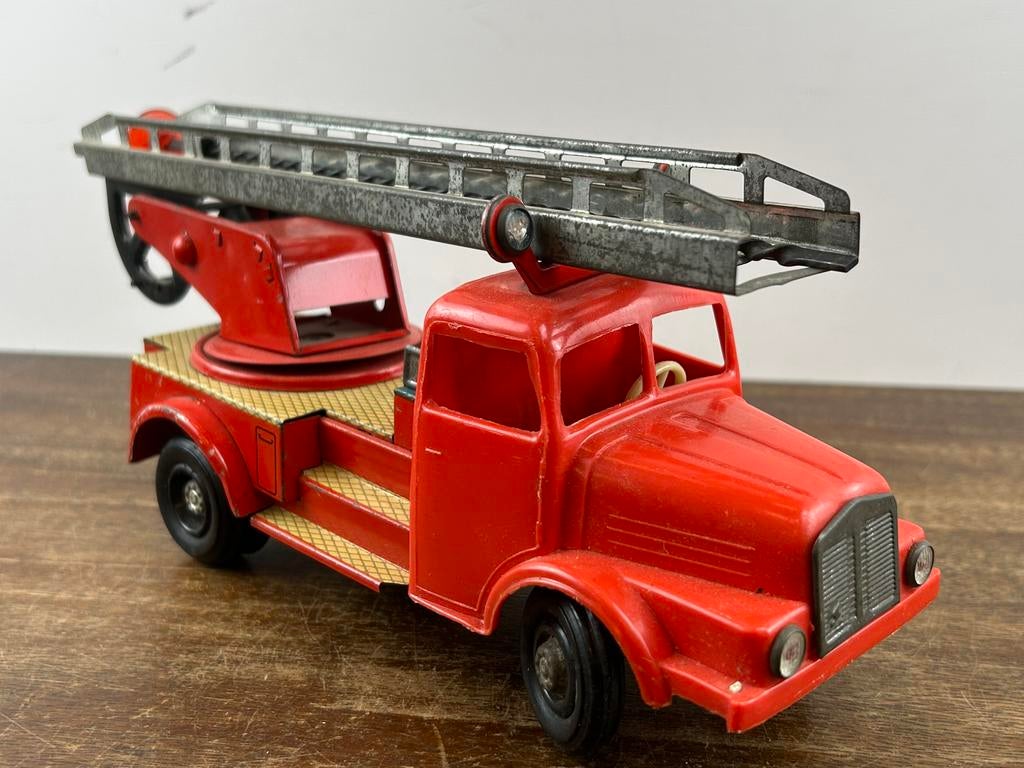 Vintage blikken Brandweerwagen Ladderwagen Made in DDR, Ophalen of Verzenden