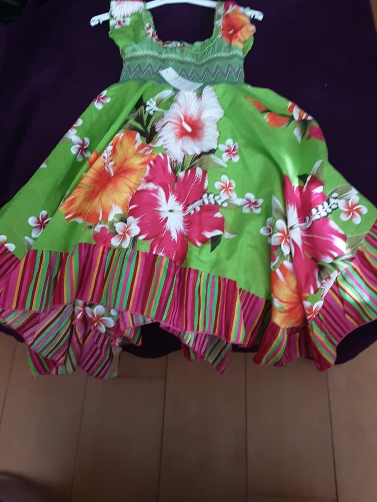 Zomerse jurk met bloemenprint voor meisjes, Kinderen en Baby's, Kinderkleding | Maat 122, Ophalen of Verzenden, Nieuw, Onbekend