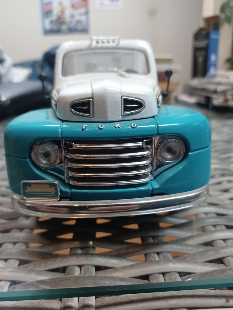 Amerikaans ford truckje 1 op 18, Ophalen of Verzenden, Zo goed als nieuw, Overige merken