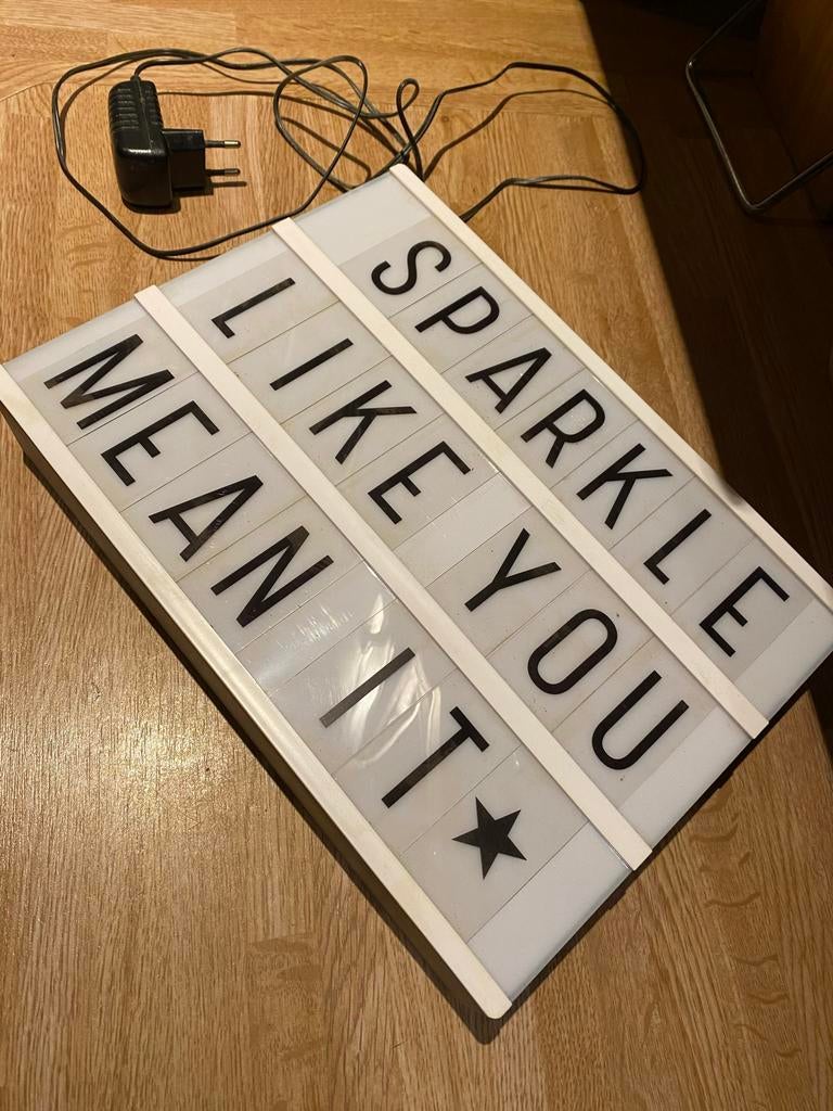 Mooie lichtbox met letters, cijfers en symbolen, Ophalen of Verzenden, Zo goed als nieuw