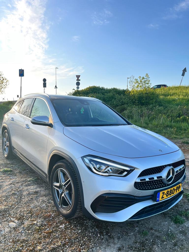 Mercedes GLA 250 AMG | 4MATIC | PANO | BTW | 2022, Automaat, 1800 kg, 4 cilinders, Leder en Stof