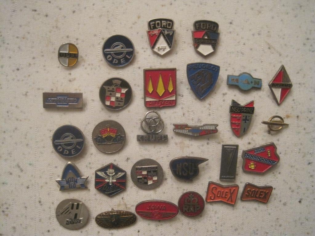 div automerk  speldjes, Ophalen of Verzenden, Gebruikt, Merk