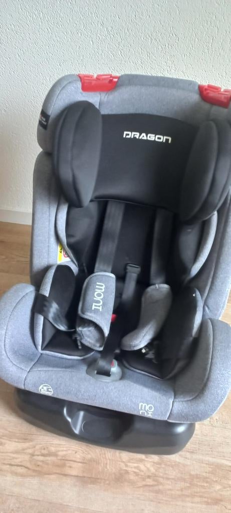 Moni Dragon autostoeltje, Ophalen