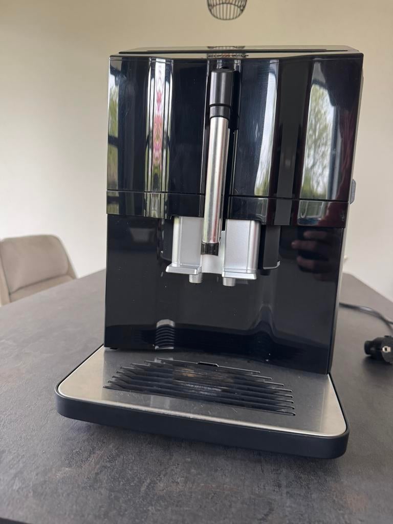 Siemens eq300 defect, Witgoed en Apparatuur, Ophalen, 10 kopjes of meer, Koffiemachine, Koffiebonen