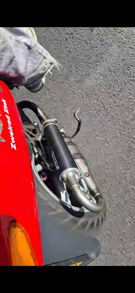 Yasuni r teruil tegen leovince touring, Fietsen en Brommers, Brommeronderdelen | Scooters, Ophalen of Verzenden, Zo goed als nieuw