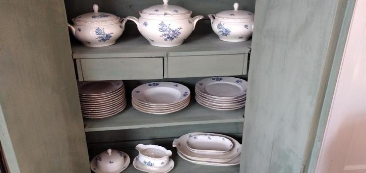 Antiek Servies met Blauw Bloemenpatroon arzberg, Antiek en Kunst, Antiek | Servies compleet, Ophalen