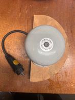 Friedland Master Bell 220V~ Vintage Bedrade Deurbel, Ophalen of Verzenden, Gebruikt, Bedraad