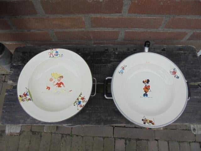 3 emaille kinderbordjes, 2 warmhoud bordjes, Antiek en Kunst, Antiek | Emaille, Ophalen of Verzenden
