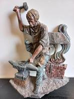 Beeldje smid met aambeeld., Ophalen of Verzenden, Zo goed als nieuw, Mens