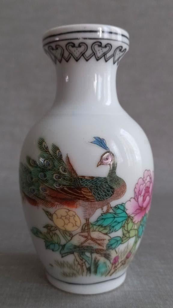 Chinese Porcelain Vase de pauw Marked, Antiek en Kunst, Ophalen of Verzenden