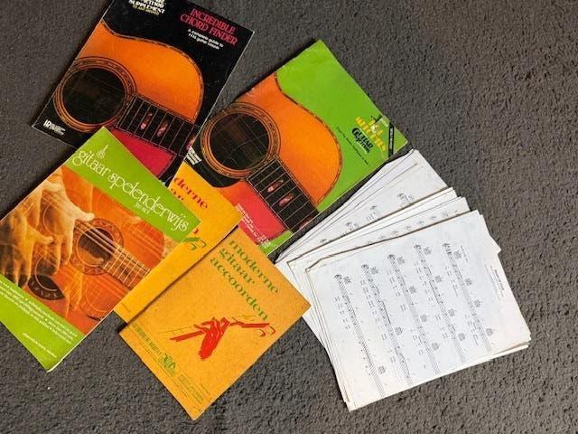 Gitaarboeken en bladmuziek - Diverse genres, Muziek en Instrumenten, Bladmuziek, Gebruikt, Overige soorten, Overige genres, Gitaar