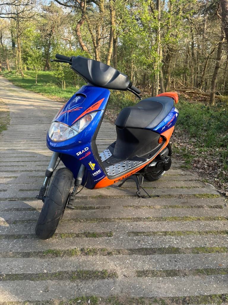 Vivacity, Ophalen, Zo goed als nieuw, Benzine, Vivacity