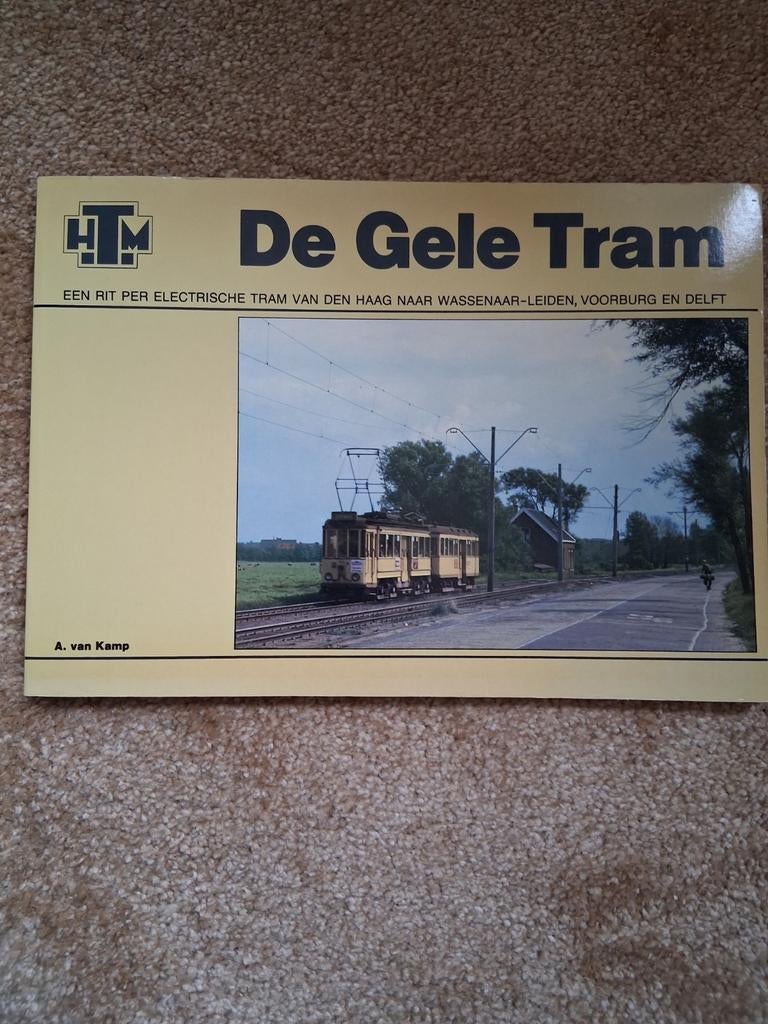 Boek: De Gele Tram - Een rit per elektrische tram, Boeken, Ophalen of Verzenden, Gelezen, A. van Kamp, Tram
