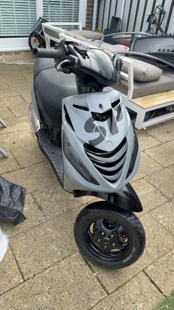 Snelle 172cc zip BROM MET RUNNERSWING, Fietsen en Brommers, Scooters | Piaggio, Ophalen of Verzenden, Zo goed als nieuw, Tweetakt