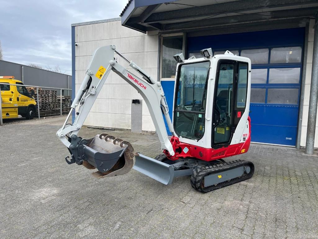 Takeuchi TB 216 Minigraver (bj 2019), Zakelijke goederen, Machines en Bouw | Kranen en Graafmachines, Koen Arends, Koen@arendshandel-verhuur.com