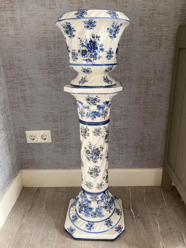 Italiaanse Capodimonte zuil met bloempot - 95 cm, Antiek en Kunst, Antiek | Porselein, Ophalen