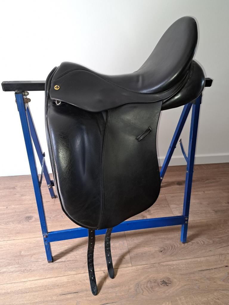 Anatomica dressuur zadel 17.5 inch, Dieren en Toebehoren, Paarden en Pony's | Zadels, Ophalen of Verzenden, Gebruikt, Dressuur