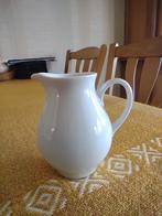 Fraai porcelein melkkannetje. Merk: Alt Regensburg., Overige typen, Ophalen of Verzenden, Zo goed als nieuw, Overige stijlen