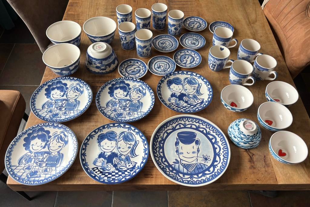 33 delig blond Amsterdam Delfts blauw servies, Huis en Inrichting, Blond Amsterdam, Ophalen of Verzenden, Zo goed als nieuw, Bord(en)