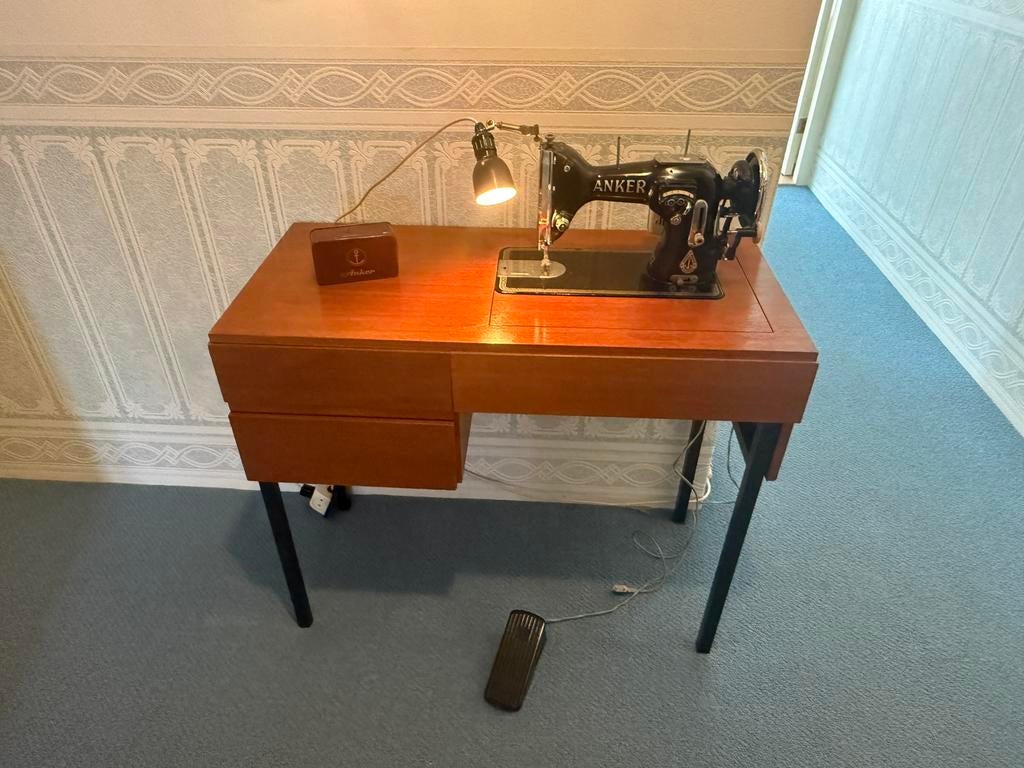 Vintage Anker RZ naaimachine in meubel met accessoires, Ophalen