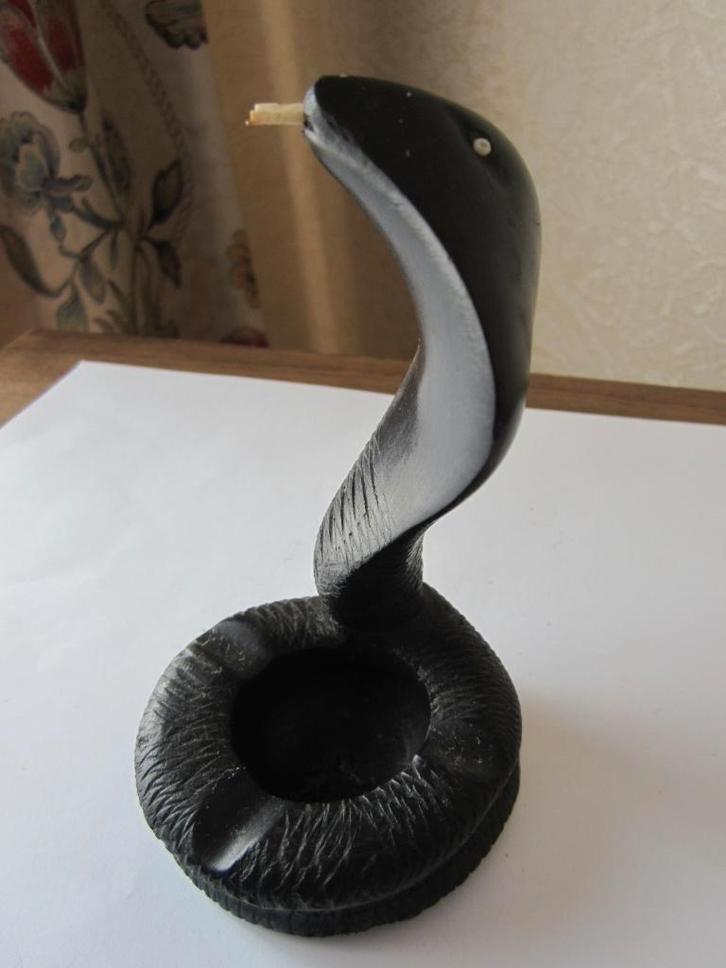 Vintage black ebony carved wood cobra snake ash tray, Antiek en Kunst, Curiosa en Brocante, Verzenden